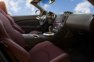 2010_Nissan_370ZRoadster7