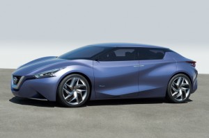 2013_Nissan_FriendME-1-1536