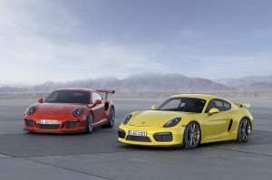 2016_Porsche_911GT3RS-2-2048