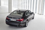 2016-BMW-7-Series-23