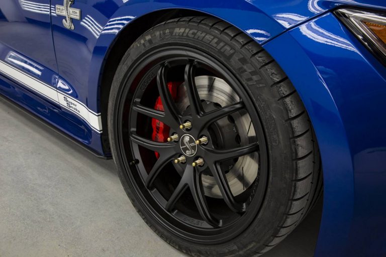 2017-Shelby-Mustang-Super-Snake-5