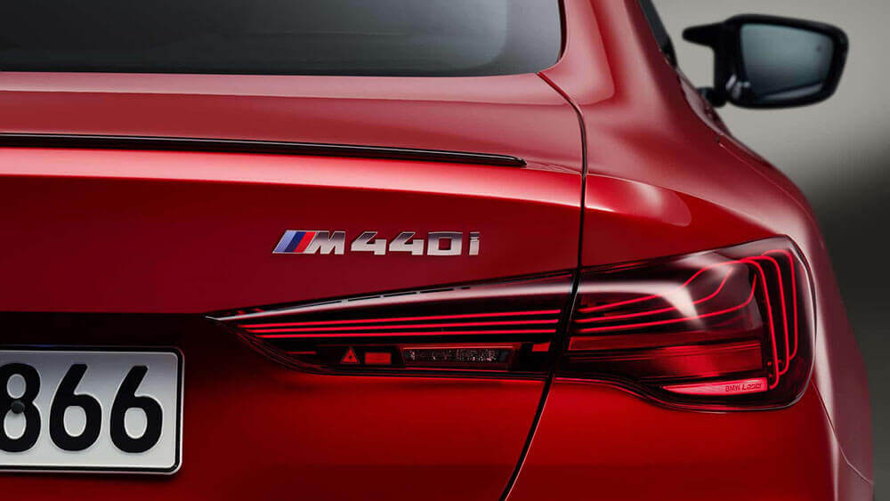 2025-BMW-M440i-13