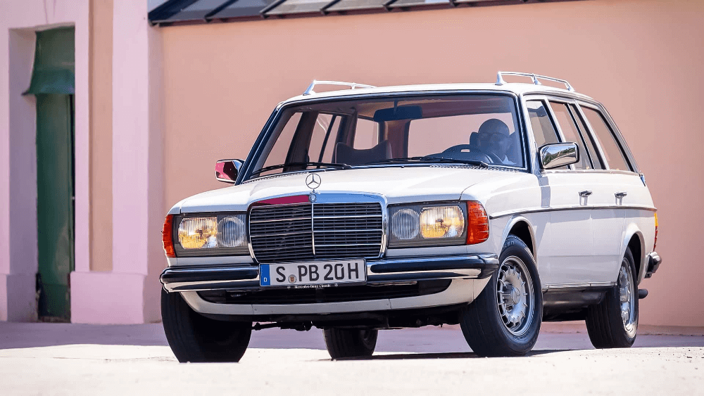 45 години по-късно Mercedes-Benz 280 TE все още управлява комбитата