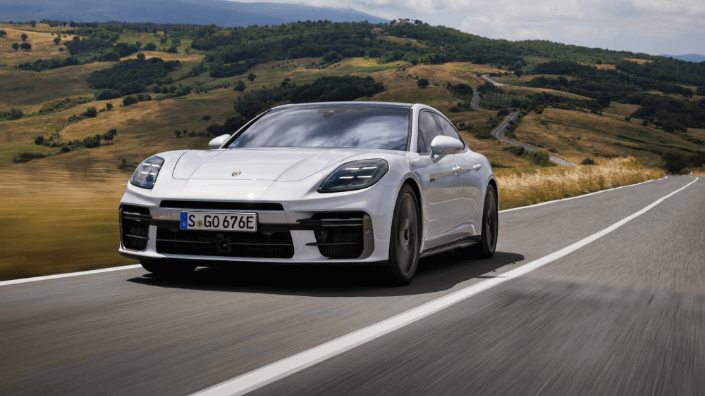 2025-porsche-panamera-turbo-s-e-hybrid