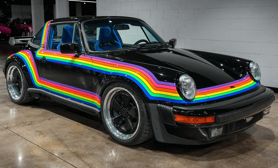 Porsche разкрива Targa Hybrid с покритие Rainbow в Монтерей