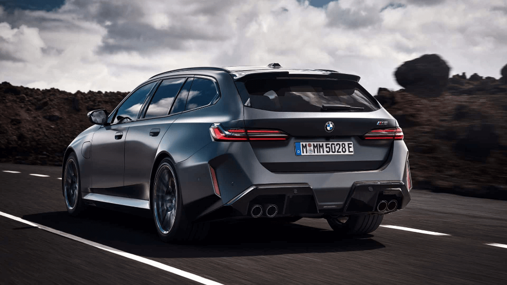 bmw-m5-touring-20241