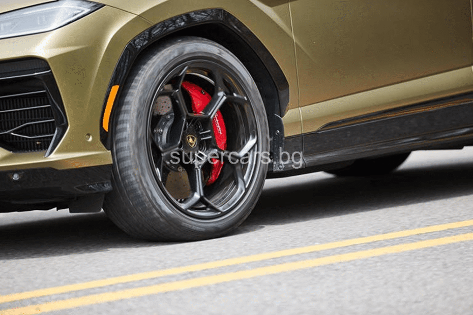 Супер sub-ът на lamborghini е оборудван с гигантски спирачки