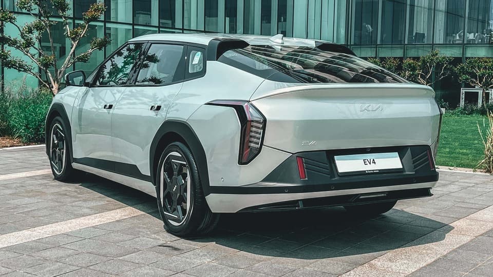 2026-kia-ev4-sedan-exterior