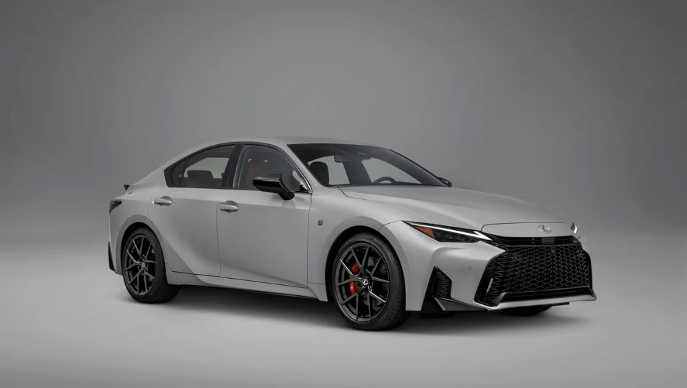 lexus is 2026 удължава живота си