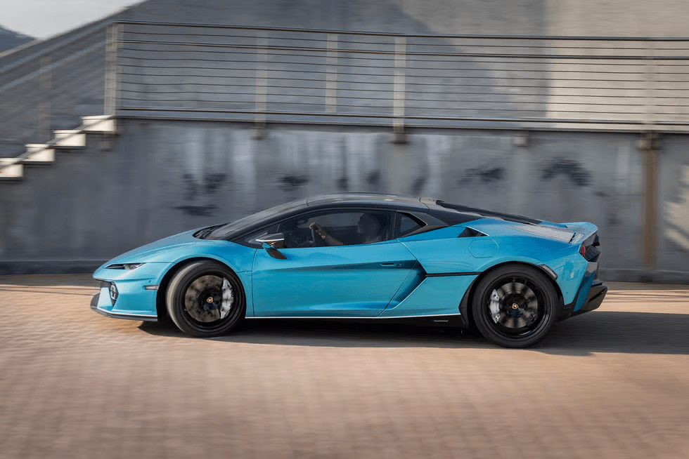 2026-lamborghini-temerario-blu-uranus-liguria