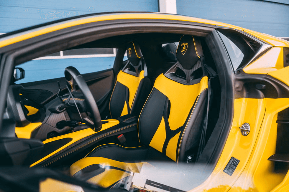 2026-lamborghini-temerario-giallo-estoril