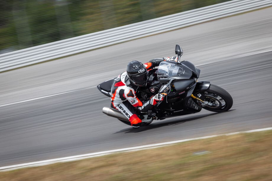 BATTLAX-RACING-STREET-RS12-гуми