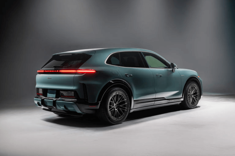 Дебютът-на-porsche-cayenne-electric-с-1139-к.с