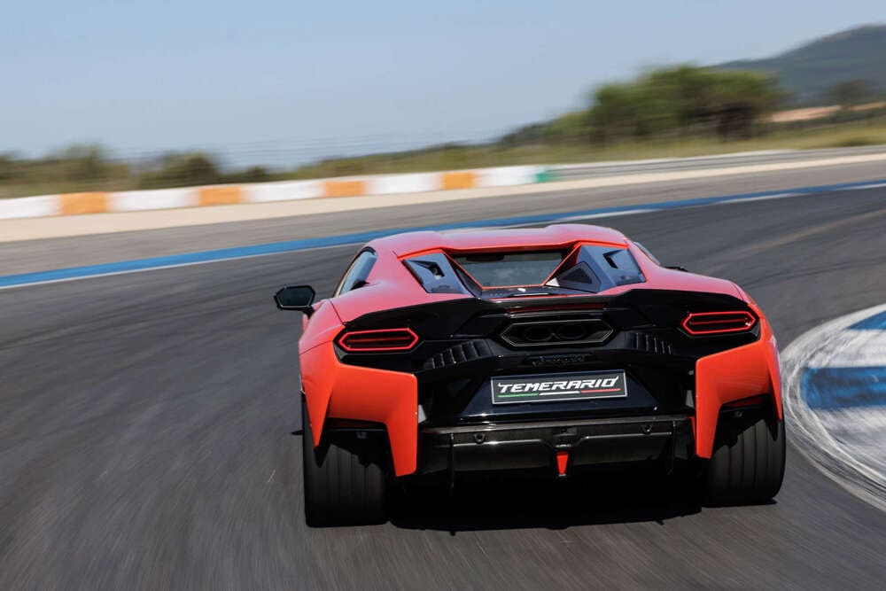 заден-34-ъгъл-най-драматичната-перспектива-на-temerario