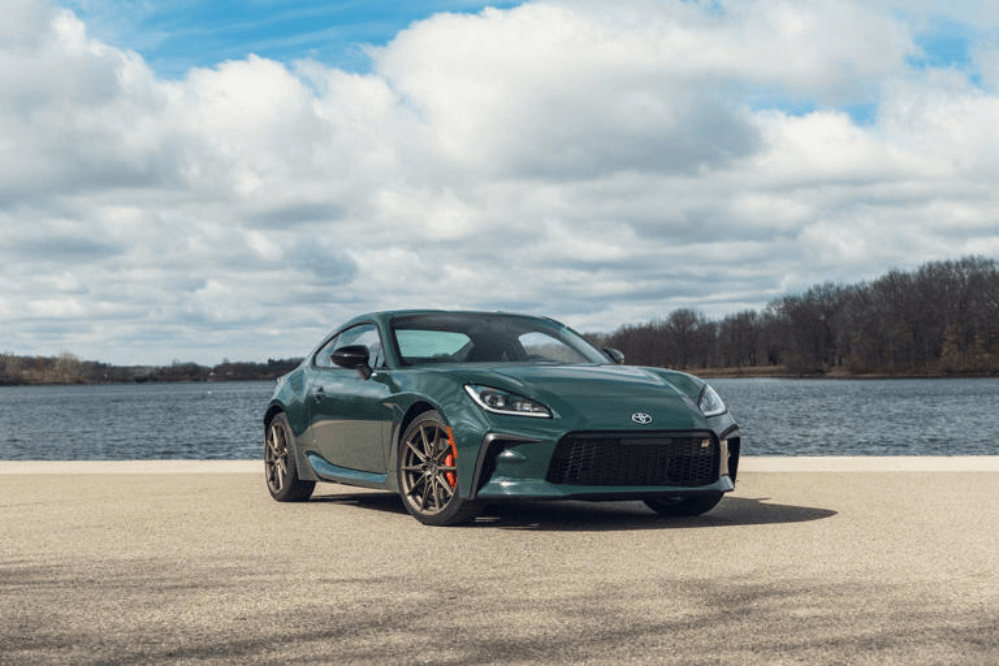 subaru-brz-и-toyota-gr86