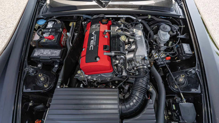 f20c-двигателят-с-9000-обмин-който-правеше-всичко-останало-да-изглежда-скучно