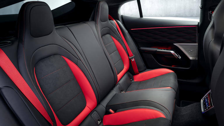 Висококонтрастна кабина, която се насочва към драматичност