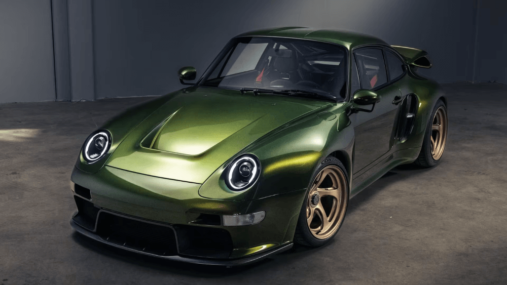 този-911-е-с-840-конски-сили-и-24-каратово-злато-отвътре