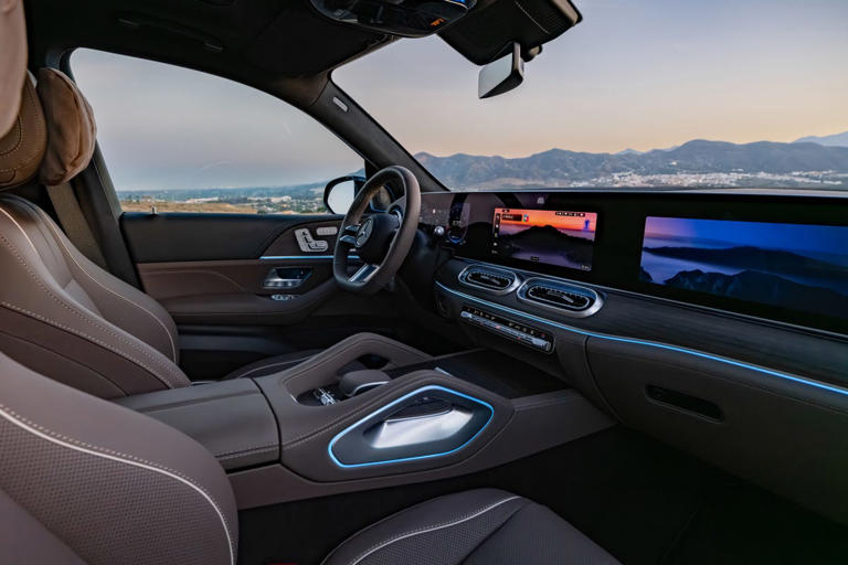 mercedes обновява gls 2027