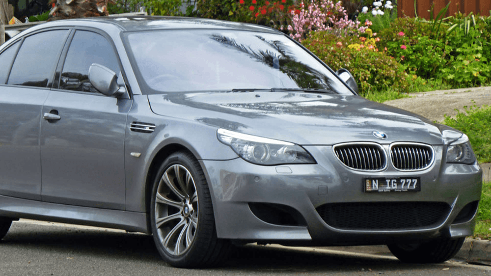 bmw-e60-m5-предлага-скорост-но-наказва-портфейла-ви