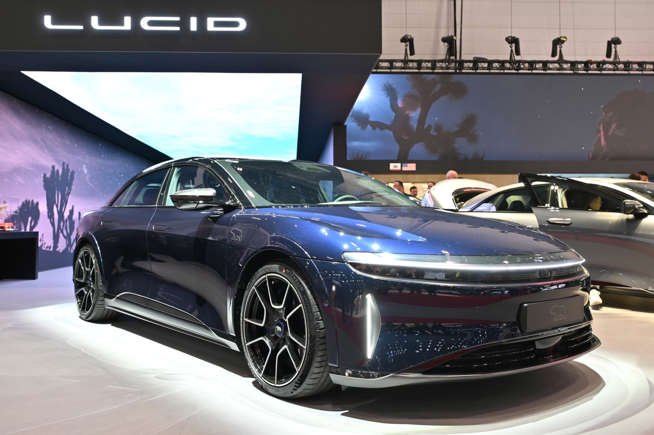 lucid-air-sapphire
