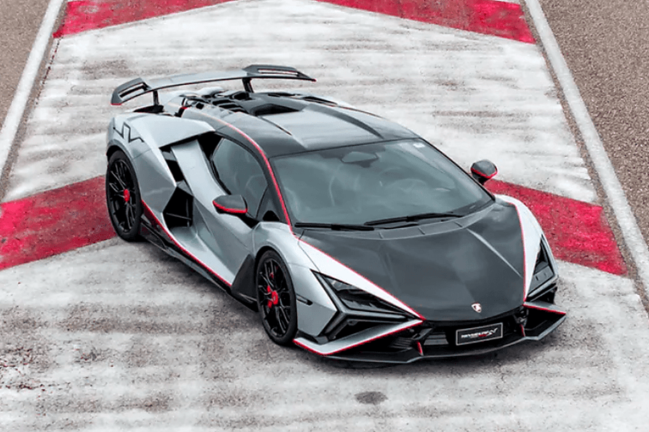 2027-lamborghini-revuelto-sv-front-track-view