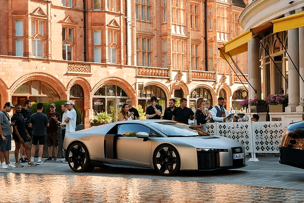 2028-audi-nuvolari-supercar-city-street